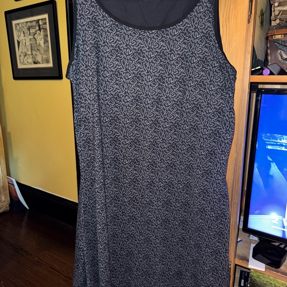 Columbia Black and White Sleeveless Sheath Midi Dress